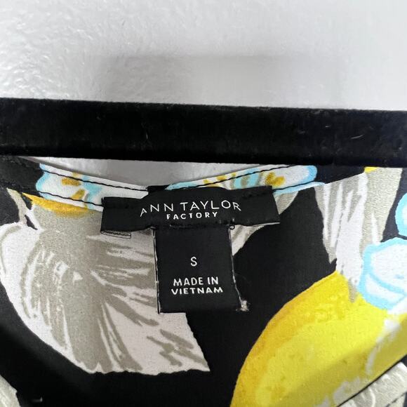 Ann Taylor LOFT Small Women's Top Lemon Floral Print business Casual Blouse - Picture 3 of 4
